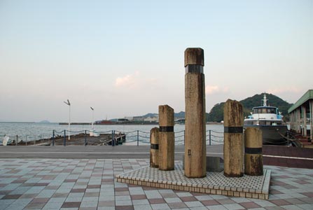 日本26聖人上陸の地の記念碑