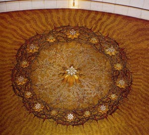 鞭打ちの聖堂内の天井 